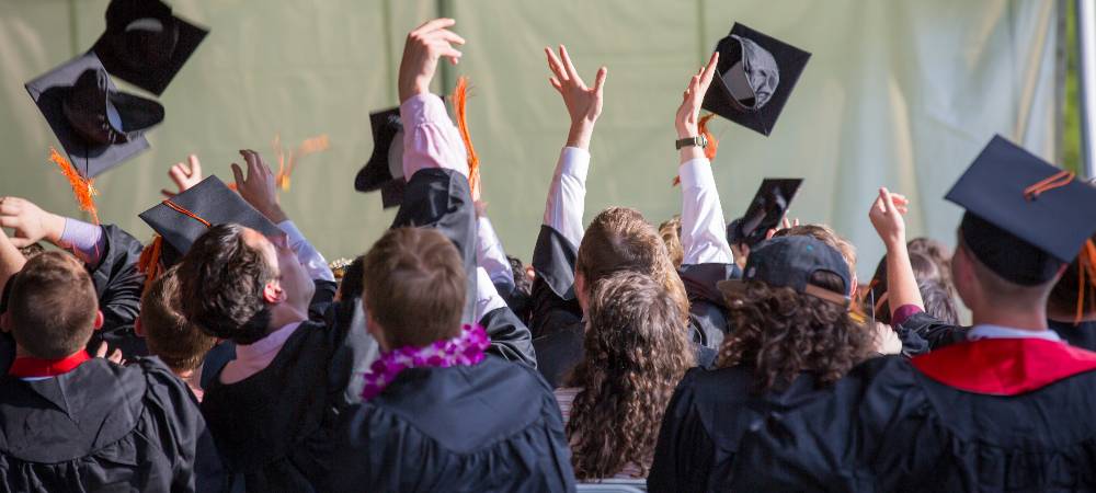 应届毕业生应聘外教招聘容易吗？ - 聘外网