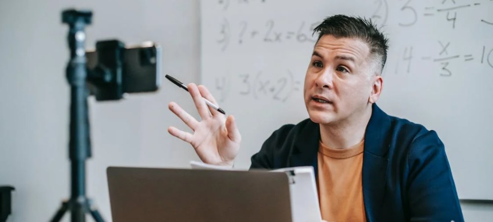 外国人在中国工作成家后有影响吗？ - 聘外网