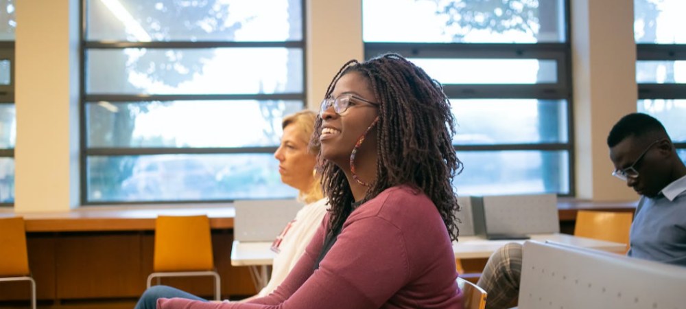 与专业外教中介机构合作的益处 - 聘外网