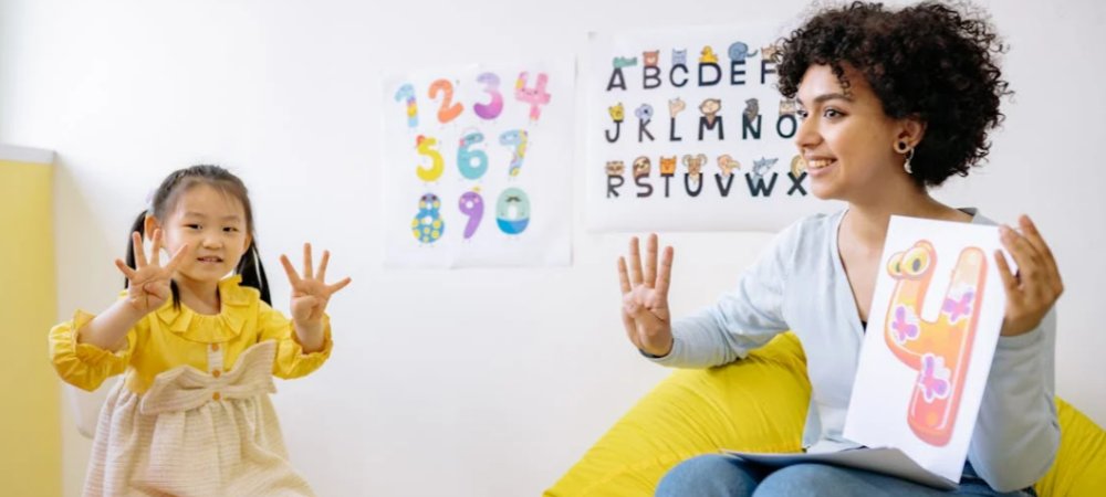 揭秘为何某些学校能轻松吸引外籍教师 - 聘外网