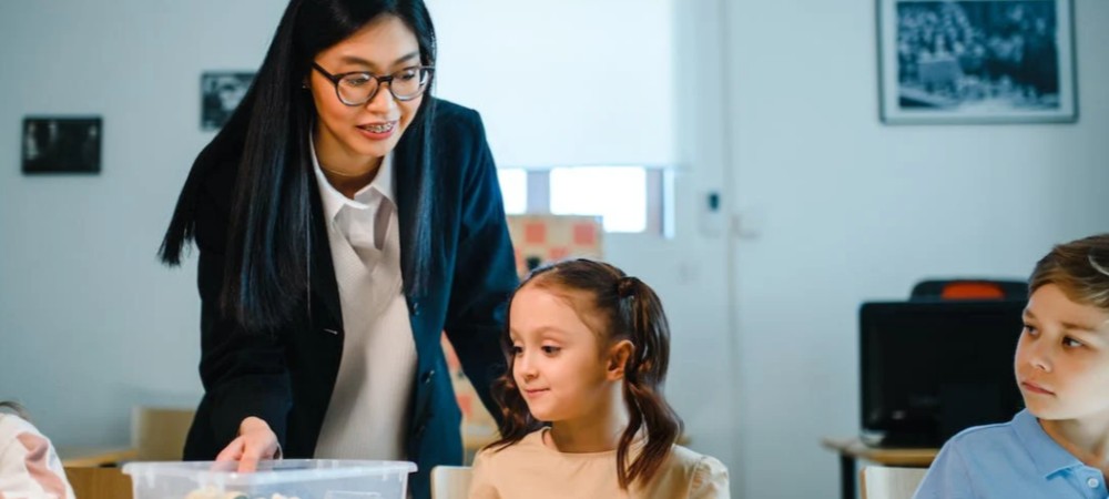 在华外国人人数逐渐降低，形式很严峻！ - 聘外网