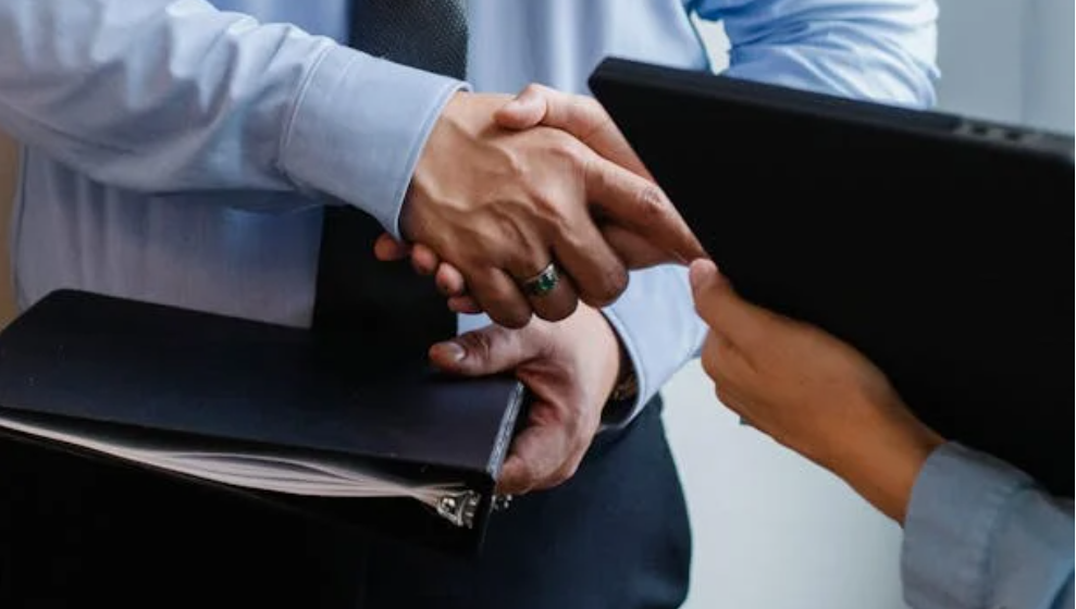 如何应对外教招聘难题？ - 聘外网