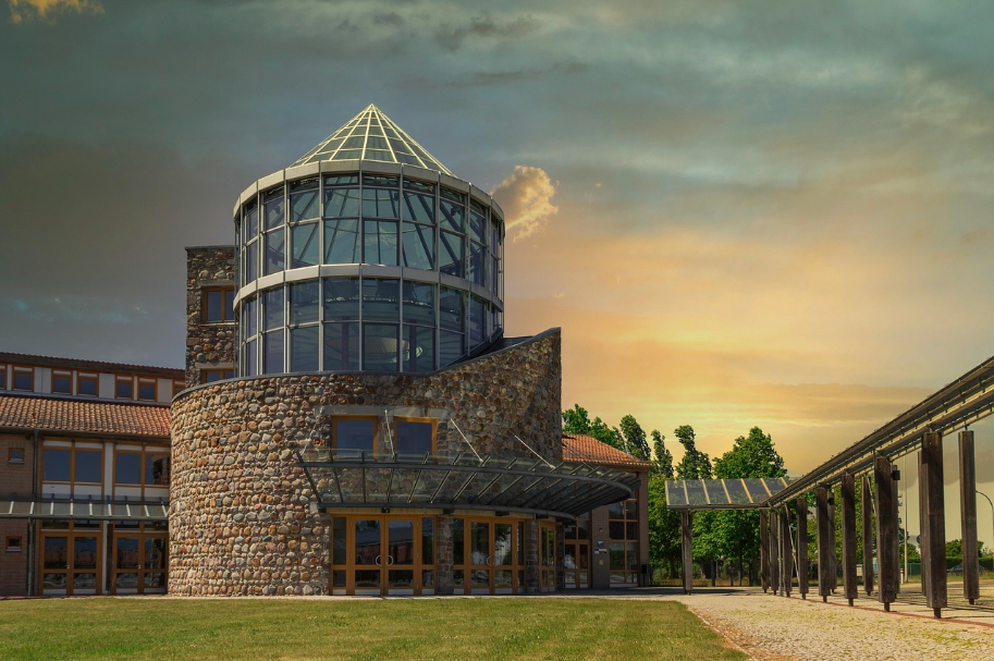 学校外教招聘周期揭秘：提升吸引力是关键！-聘外网