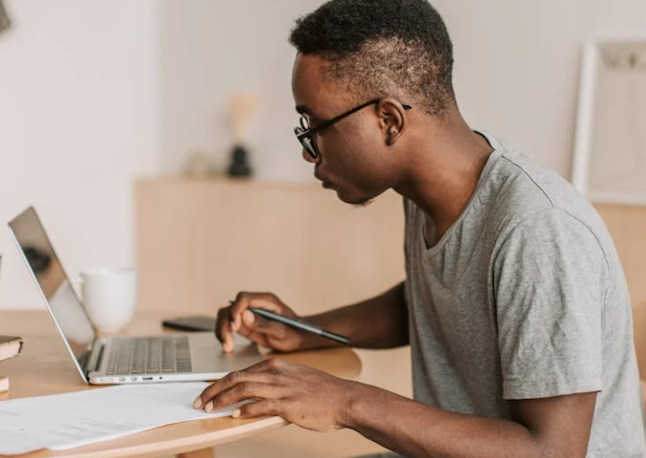 在线英语外教老师招聘趋势：时薪30美元岗位竞争加剧-聘外网