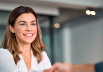 为什么要聘请一位经验丰富的外教面试官？