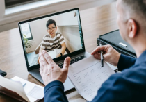 英语在线老师招聘新要求：直播设备与互动教学经验成标配